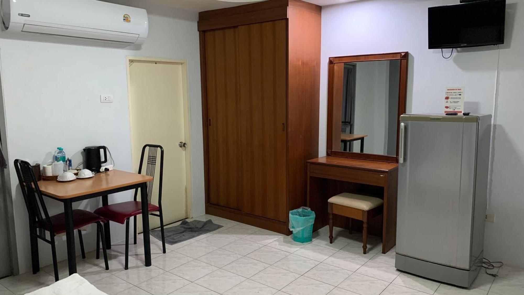Kamalaburi Guesthouse ภายนอก รูปภาพ